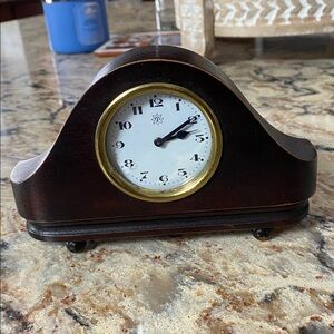 JUNGHANS ANTIQUE Wood small MANTEL CLOCK wind up Germany working.